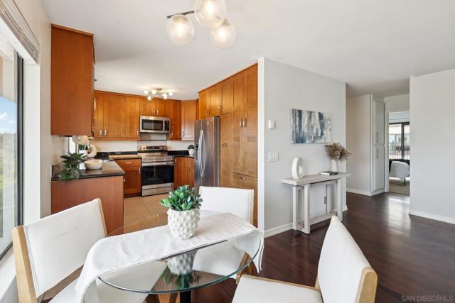 Image 9 of 39 For 4253 5th Ave
