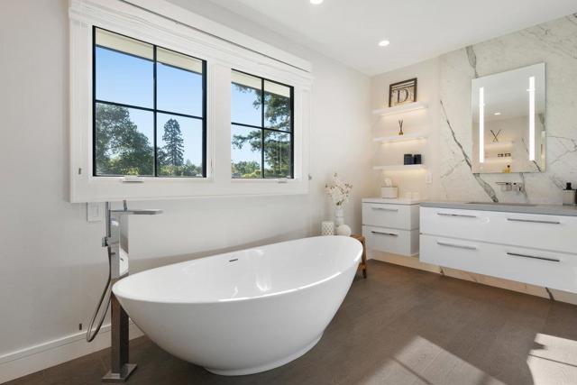 424 Occidental Avenue, San Mateo CA: https://media.crmls.org/mediaz/7e2d9dd0-af7f-467a-8249-cd30478cb73a.jpg