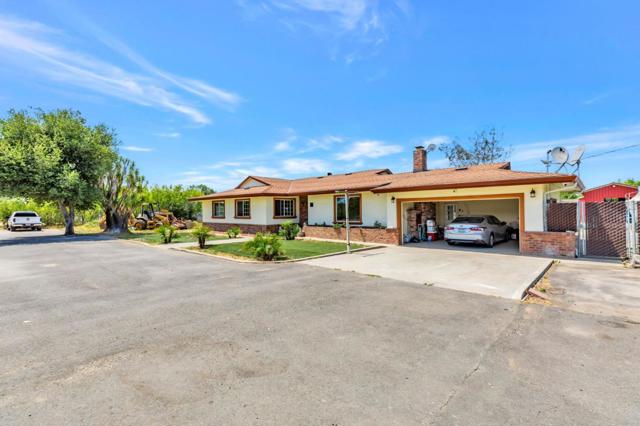 7750 Lovers Lane, Hollister CA: https://media.crmls.org/mediaz/7e2e7292-4a1c-4dfb-ba5d-115fdaa0ff6d.jpg
