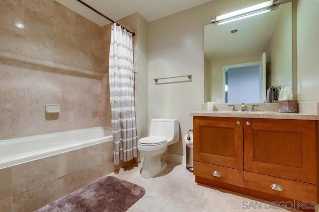 700 E St, San Diego, California 92101, 1 Bedroom Bedrooms, ,1 BathroomBathrooms,Condominium,For Sale,E St,240014290SD