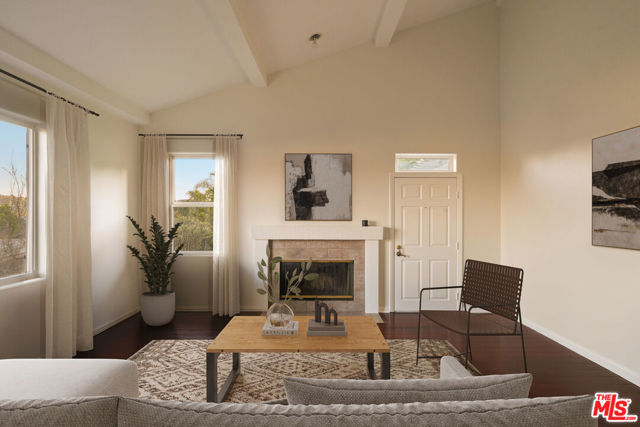 2447 Norwalk Avenue, Los Angeles CA: https://media.crmls.org/mediaz/7e319493-723e-43d4-aad0-a03f4edec58c.jpg