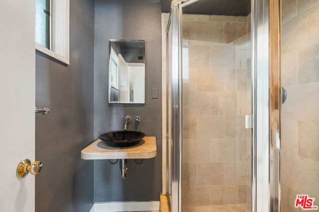 2838 Medill Place, Los Angeles CA: https://media.crmls.org/mediaz/7e31de5a-72db-4364-acfd-e41b79ab992d.jpg