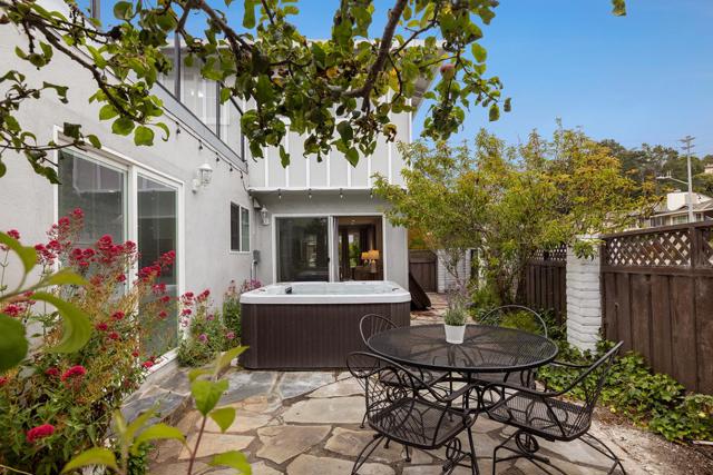 1001 Everglades Drive, Pacifica CA: https://media.crmls.org/mediaz/7e31e0ad-6601-4352-9abc-ef997e564fff.jpg