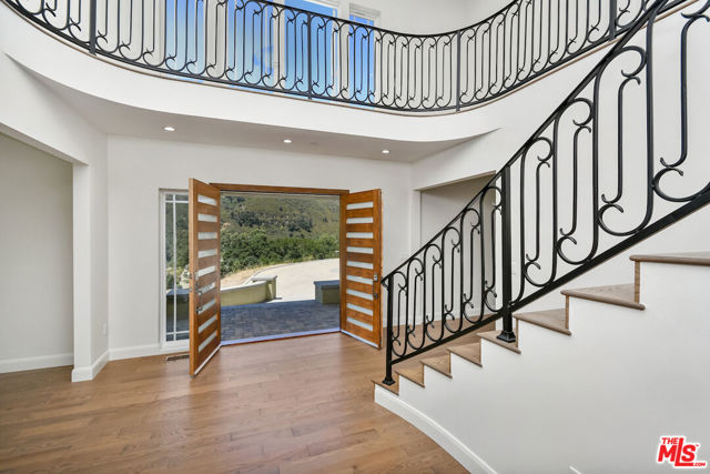 29677 Mulholland Highway, Agoura Hills CA: https://media.crmls.org/mediaz/7e3278e0-7039-4a94-be58-ca20c0dca029.jpg