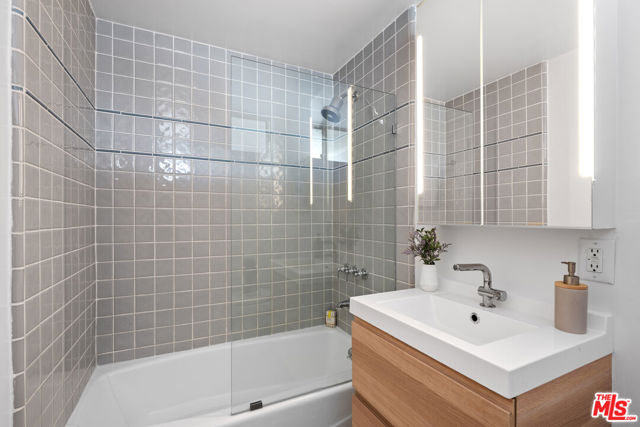 2431 3rd Street, 10 photo 5