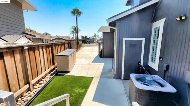 4911 Cabrillo Pt, Discovery Bay CA: https://media.crmls.org/mediaz/7e329b11-e51d-43a2-85a5-99b8219a4025.jpg