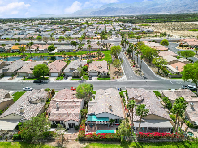 82626 Redford Way, Indio CA: https://media.crmls.org/mediaz/7e332dc8-e4e6-43e0-937f-76d59e6dd3b0.jpg