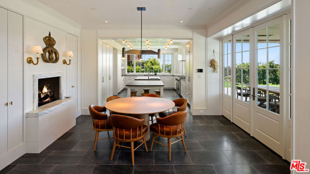 525 Spoleto Drive, Pacific Palisades CA: https://media.crmls.org/mediaz/7e338891-21fc-4b4f-93a9-e49ca1b7f1ff.jpg