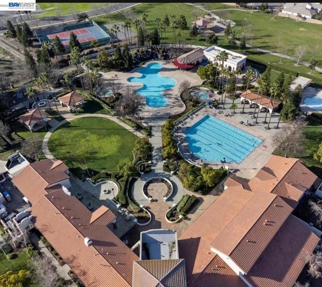 4902 Alterra Way, Sacramento CA: https://media.crmls.org/mediaz/7e344089-1570-48a8-84cc-cff744f82c04.jpg
