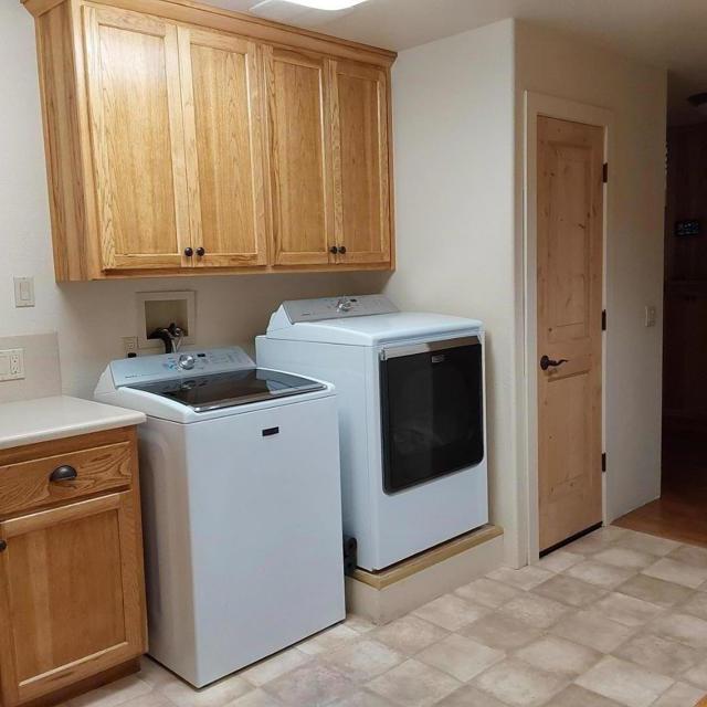 5051 Arctic Lane, Somerset CA: https://media.crmls.org/mediaz/7e347bcb-8ed5-4d59-86ad-29b1df5ea95d.jpg