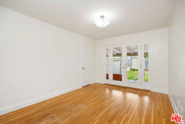 614 S Orange Drive, Los Angeles CA: https://media.crmls.org/mediaz/7e34e7e9-9a17-4fb1-aed4-8014a1d0c985.jpg