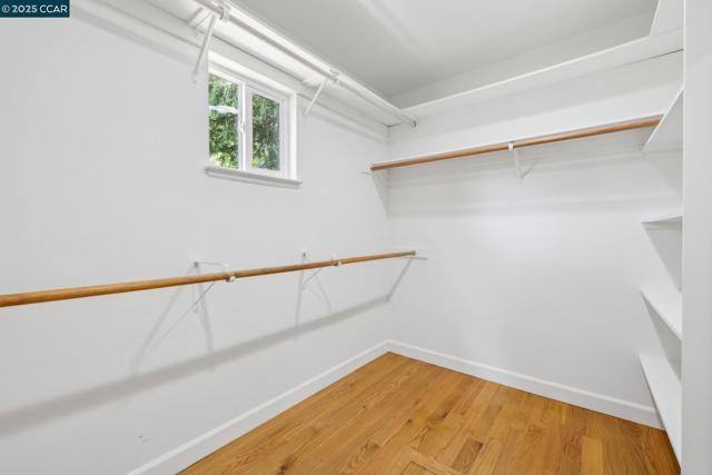 1450 Finley Ln, Alamo CA: https://media.crmls.org/mediaz/7e34f192-b184-448e-bb40-8c77f349f672.jpg