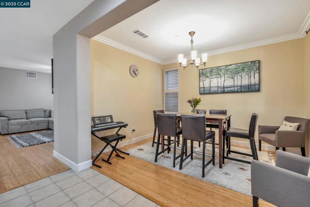 2036 Serra Ln, Hercules CA: https://media.crmls.org/mediaz/7e3514ba-338f-4e42-b400-683029087ba6.jpg