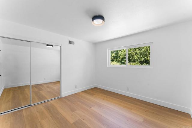 3827 Westgate Place, San Diego CA: https://media.crmls.org/mediaz/7e35e917-decb-427e-811c-ea79908ba12e.jpg