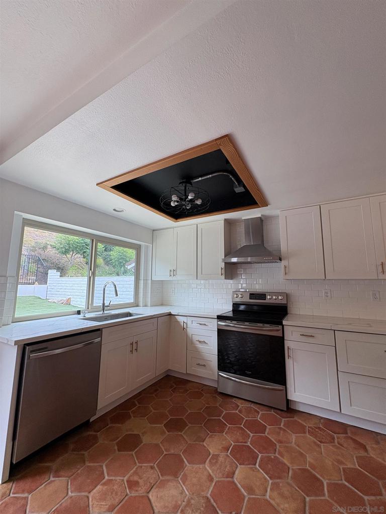 2735 Waterbury Way - photo 9