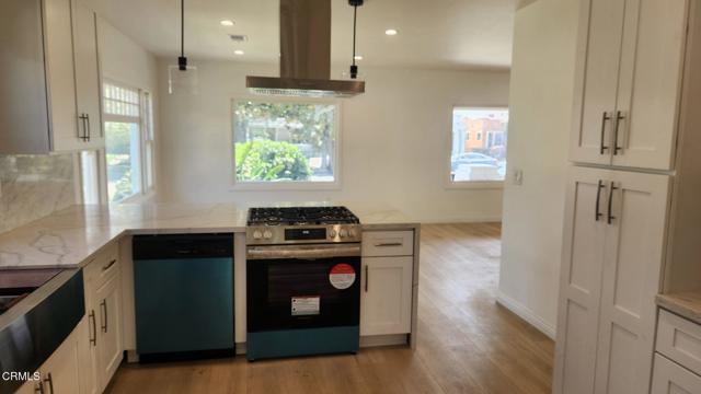 Detail Gallery Image 3 of 10 For 3609 4th Ave, Los Angeles,  CA 90018 - 2 Beds | 2 Baths