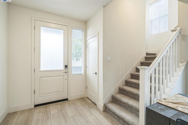 37231 Sand Bar Place, Newark CA: https://media.crmls.org/mediaz/7e3742d6-8999-445b-ae20-33d216907546.jpg