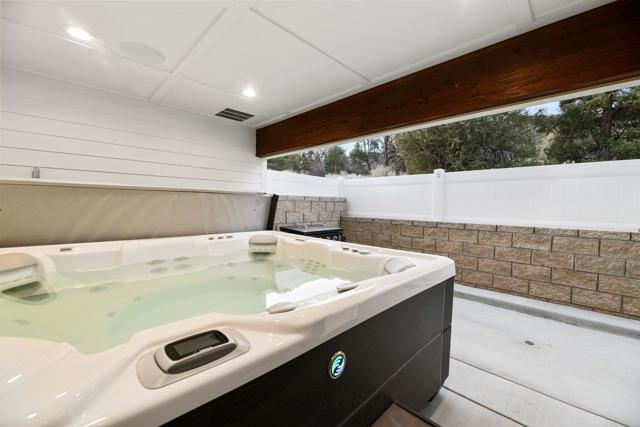 47145 Skyview Drive, Big Bear CA: https://media.crmls.org/mediaz/7e376e5c-9e85-4f7e-b286-da0632b73a6c.jpg