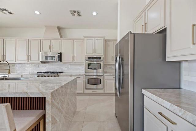 Image 21 of 77 For 80262 Amazon Avenue
