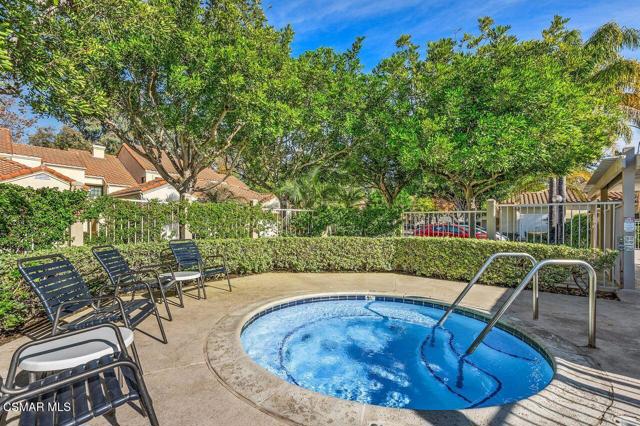 5755 Recodo Way, Camarillo CA: https://media.crmls.org/mediaz/7e389edc-7628-4c5d-beed-21db24f00204.jpg