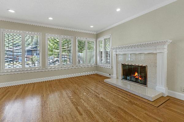 10 Banff Way, Pacifica CA: https://media.crmls.org/mediaz/7e3936e4-0451-4301-8dfb-af18f0a96fe9.jpg
