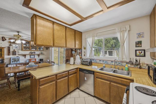 Detail Gallery Image 10 of 41 For 10684 Oak Creek, Lakeside,  CA 92040 - 3 Beds | 2 Baths