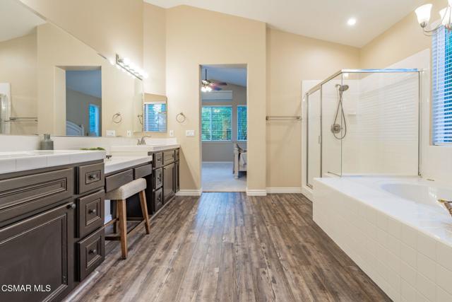 535 Winncastle Street, Simi Valley CA: https://media.crmls.org/mediaz/7e3a5cf7-54c7-4214-b8b5-cc06738f885f.jpg