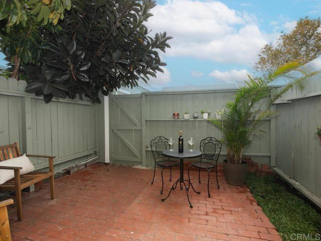 2525 Jefferson Street, Carlsbad CA: https://media.crmls.org/mediaz/7e3a77cc-0e20-4558-9634-3a1199ff37b6.jpg