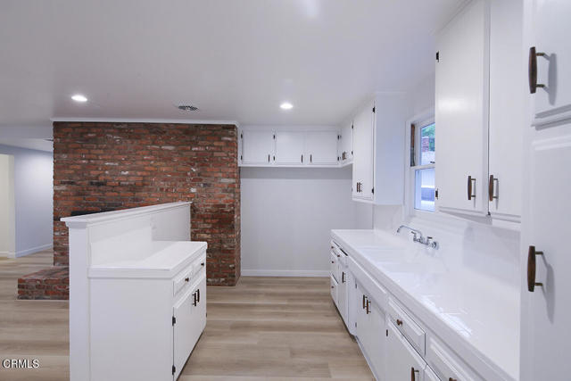 Detail Gallery Image 9 of 29 For 6429 Creemore Ln, Tujunga,  CA 91042 - 3 Beds | 2/1 Baths