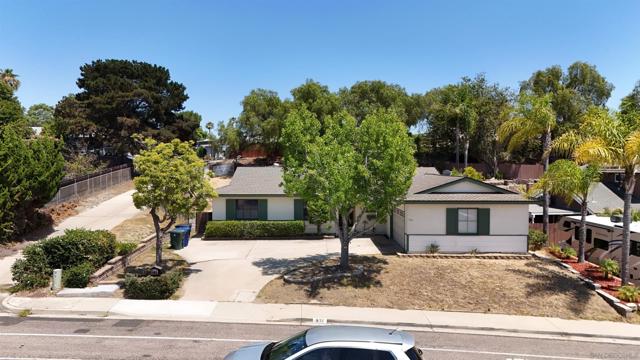 931 Rutgers Ave, Chula Vista CA: https://media.crmls.org/mediaz/7e3aa4a6-fa04-4ee4-b7b7-a25f5a6b080f.jpg