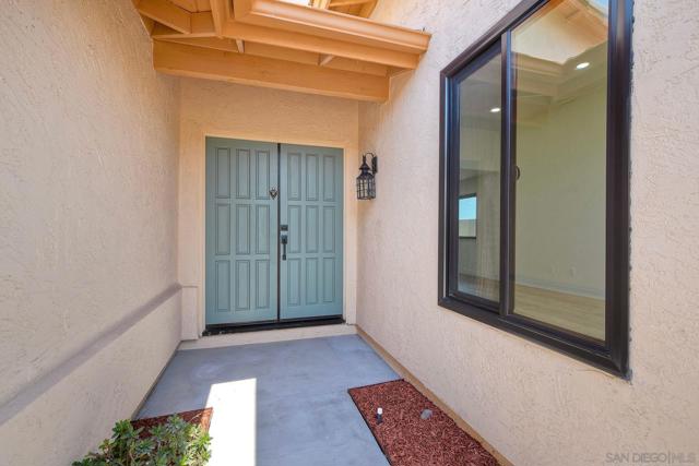 13356 Corte De Comares, San Diego CA: https://media.crmls.org/mediaz/7e3af479-dc35-465e-a509-b845675fbbd0.jpg