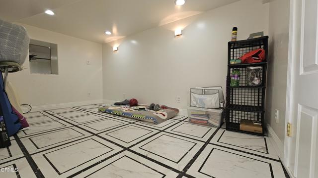 Detail Gallery Image 22 of 46 For 2786 Kennington Dr, Glendale,  CA 91206 - 4 Beds | 3 Baths