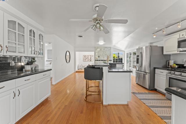 6793 Flanders Dr, Newark CA: https://media.crmls.org/mediaz/7e3bd8de-ef06-4d89-8827-e9659d0eacbc.jpg
