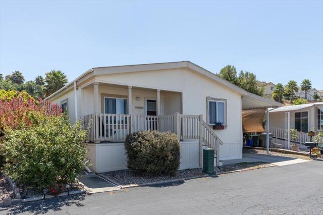 718 Sycamore Avenue, Vista CA: https://media.crmls.org/mediaz/7e3c9e3d-e0d4-4604-829f-b8ff4d368761.jpg