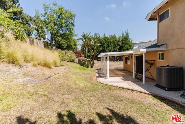 19121 Kenya Street, Porter Ranch CA: https://media.crmls.org/mediaz/7e3dfd60-baec-41b5-9e13-b8a35f1b5f42.jpg