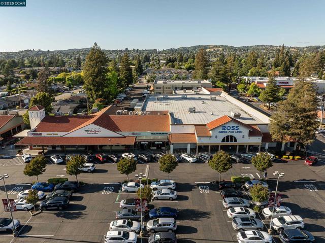 18977 Thornbury ave, Castro Valley CA: https://media.crmls.org/mediaz/7e3e11af-7579-4b0b-afbf-d1ae4531b1c2.jpg