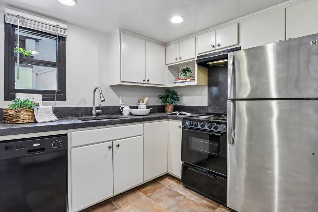 3922 Voltaire St - photo 9