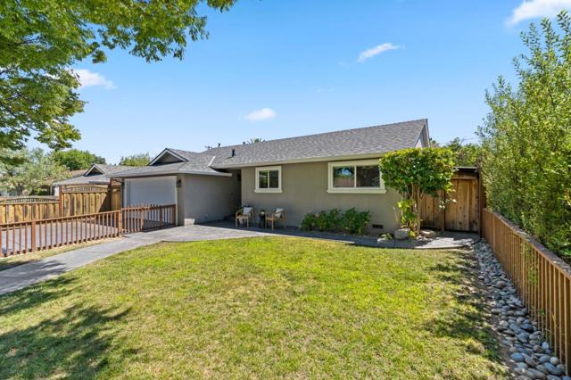 1422 Melwood Drive, San Jose CA: https://media.crmls.org/mediaz/7e3e805f-9f1f-48cc-9fc1-caf93adea461.jpg