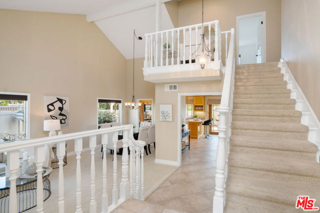 3086 Indian Mesa Drive, Thousand Oaks CA: https://media.crmls.org/mediaz/7e3ea2c8-48ff-4ff8-a9c9-fd63100232e1.jpg