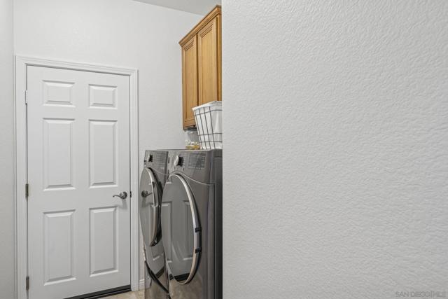 1266 Mariposa Rd, Carlsbad CA: https://media.crmls.org/mediaz/7e3f1a16-9f8a-4bf0-99c9-722c10f953f6.jpg