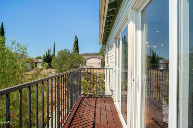 1300 Blue Hill Road, Los Angeles CA: https://media.crmls.org/mediaz/7e3fa65e-b356-4d91-8eb6-91e5bec21b62.jpg