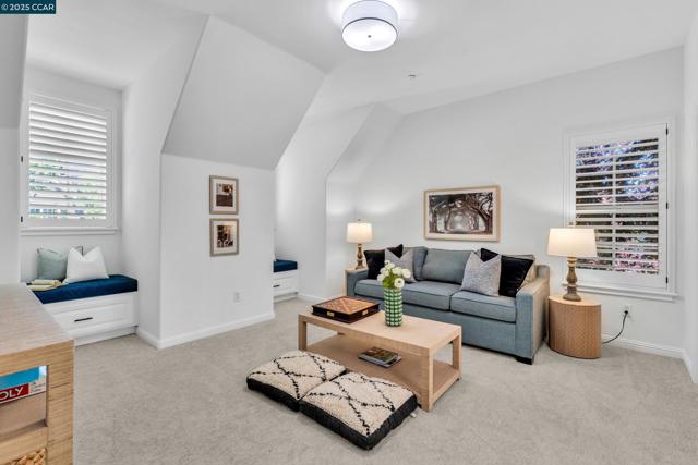 529 Justin Morgan Dr, Alamo CA: https://media.crmls.org/mediaz/7e3fe8ba-9935-44e3-a417-cd4cd7058409.jpg