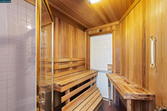716 Gelston Pl, El Cerrito CA: https://media.crmls.org/mediaz/7e40232a-ec68-40f7-86f9-e921947c9a4a.jpg