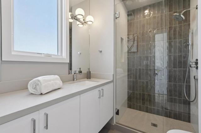 1433 Floribunda Avenue, Burlingame CA: https://media.crmls.org/mediaz/7e4035aa-c686-4949-a742-2be7ad521cc1.jpg