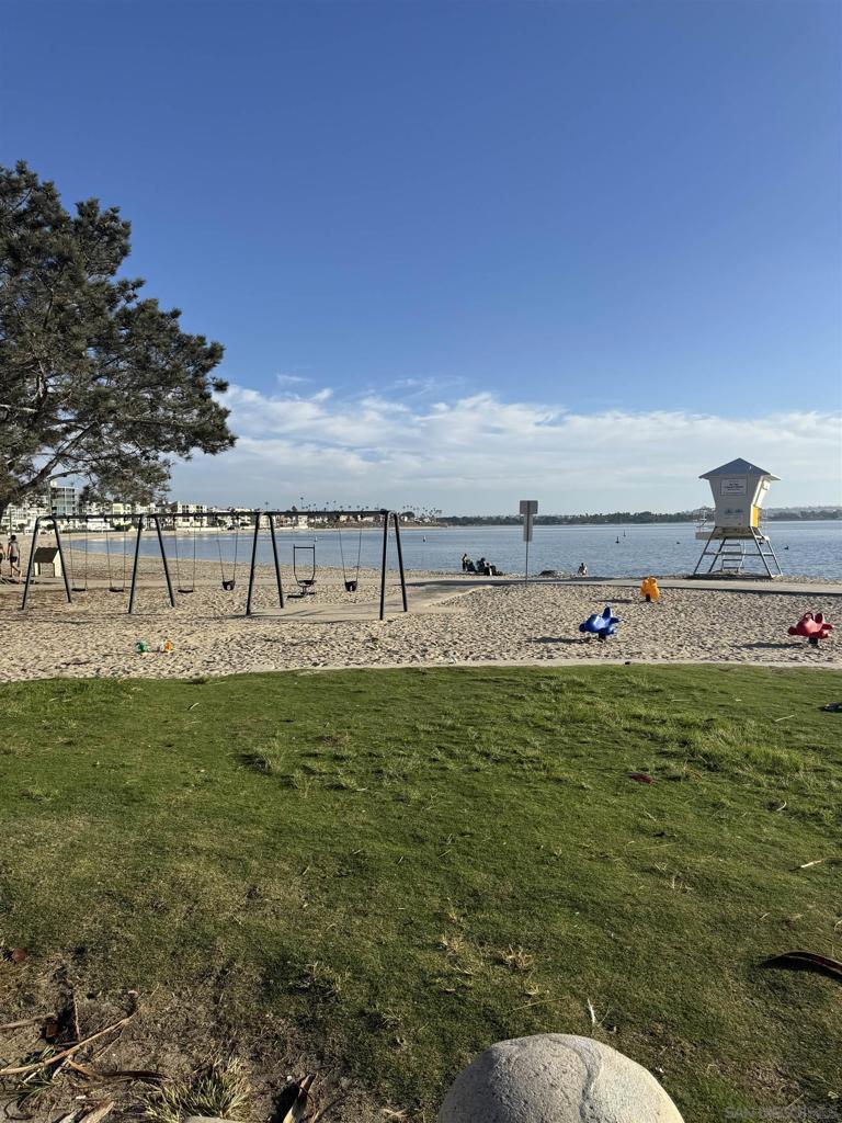 MLS #250043113SD image #15