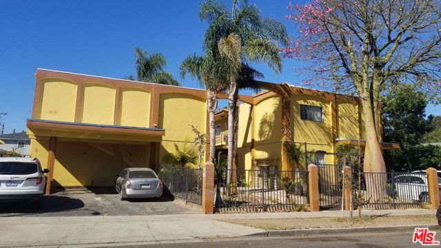 559 Sunset Avenue photo 2