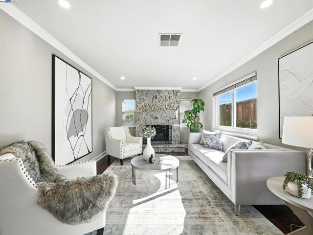 5426 Borgia Rd, Fremont CA: https://media.crmls.org/mediaz/7e40d8c5-1451-4c2d-ab5e-37f8c9582120.jpg