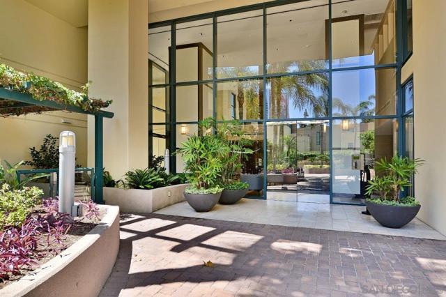 555 Front Street, San Diego CA: https://media.crmls.org/mediaz/7e40ec09-4e04-44f1-80ad-da8bd1b28aba.jpg