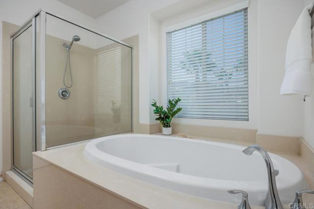 4016 Lake Shore Lane, Fallbrook CA: https://media.crmls.org/mediaz/7e417c6b-cf14-4f2d-9112-de1560c01efb.jpg