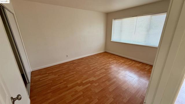 10100 Walnut, Oakland CA: https://media.crmls.org/mediaz/7e419612-e2a8-4c37-ac47-873cd885a120.jpg